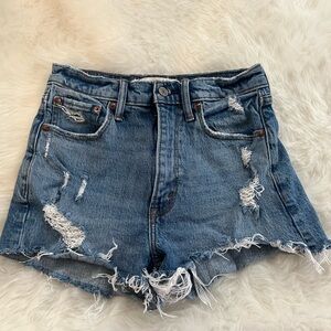 Abercrombie The mom short high rise